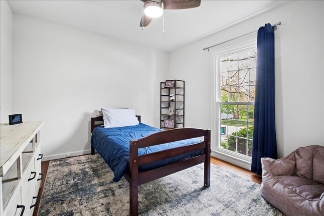 Building Photo - Spacious Ranch in Des Peres