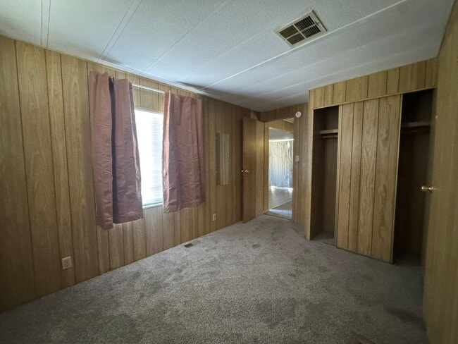 Building Photo - 2BRE 2BA close to Hwy 95, Shopping, Parks, Colorado River