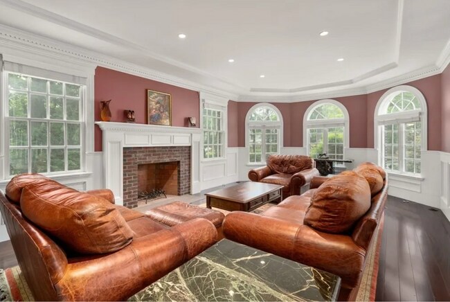 Building Photo - Entire house!!!! Luxury!!! Available September