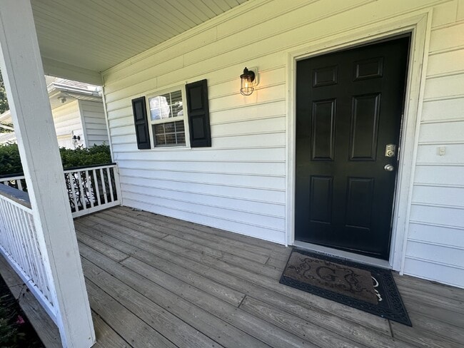 Building Photo - Spacious Home on a Large Lot in Grande Oaks!