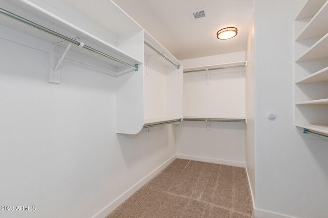 Building Photo - 4 BEDROOM 2.5 BATH 2 STORY LOVELY HOME 2,041 SQ FT SINGLE FAMILY HOME