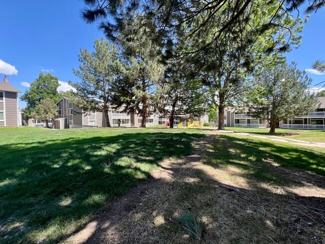 Building Photo - Fantastic 3-bedroom, 2-bathroom condo in desirable community