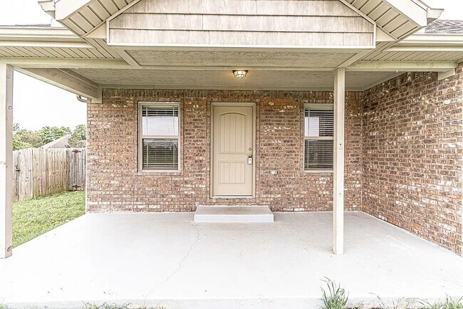 Building Photo - 3104 SW Featherston Rd