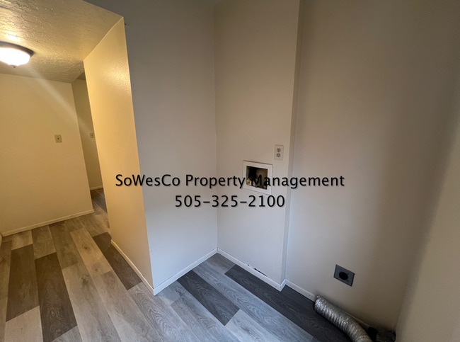 Building Photo - Newer flooring & Paint; 2 Bedroom 1.5 Bath...