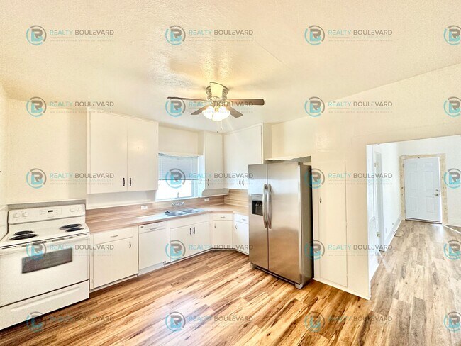 Building Photo - Charming 2-bedroom, 1-bathroom house near the Truckee river