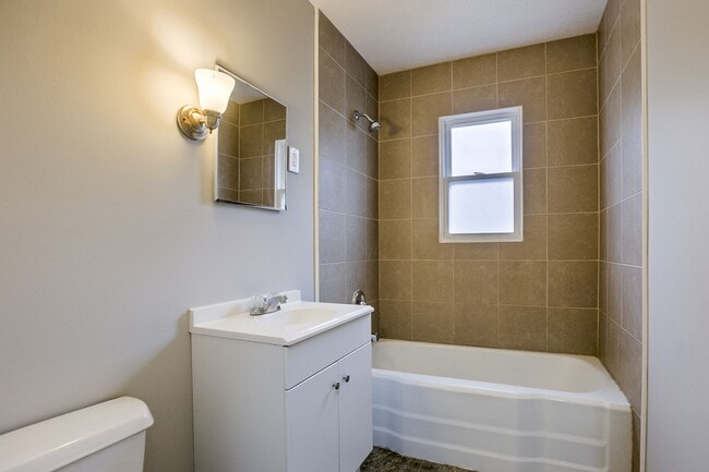 Building Photo - 4 Bedroom Home-$200 Off First Full Month