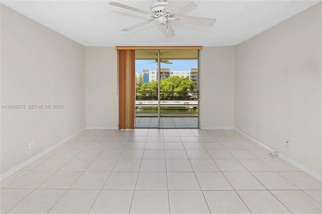 Building Photo - 505 E Dania Beach Blvd