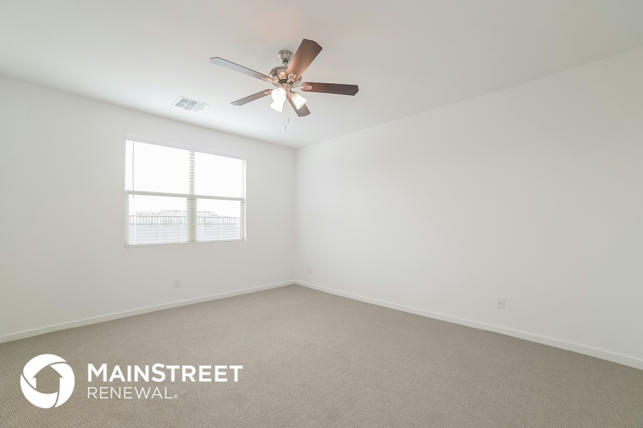 Building Photo - 10920 S 55th Ln