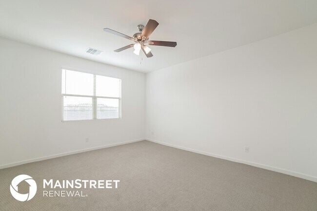 Building Photo - 10920 S 55th Ln