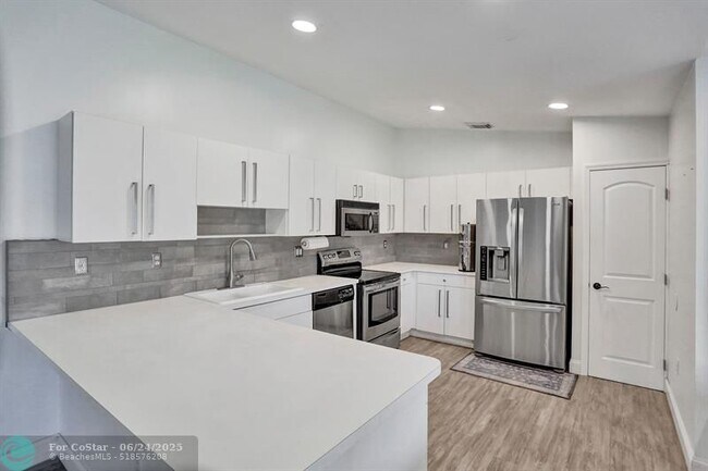 Building Photo - 14221 SW 160th Terrace