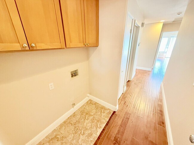 Building Photo - Spacious 3-Bedroom Home with Private Pool ...