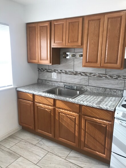 Building Photo - 4811 Cadieux Rd