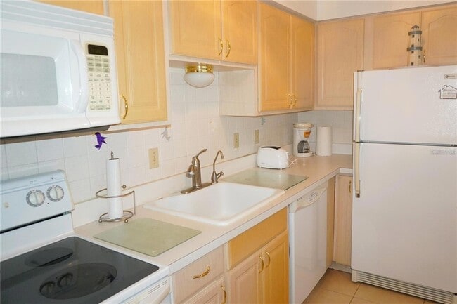 Building Photo - 4367 Tahitian Gardens Cir