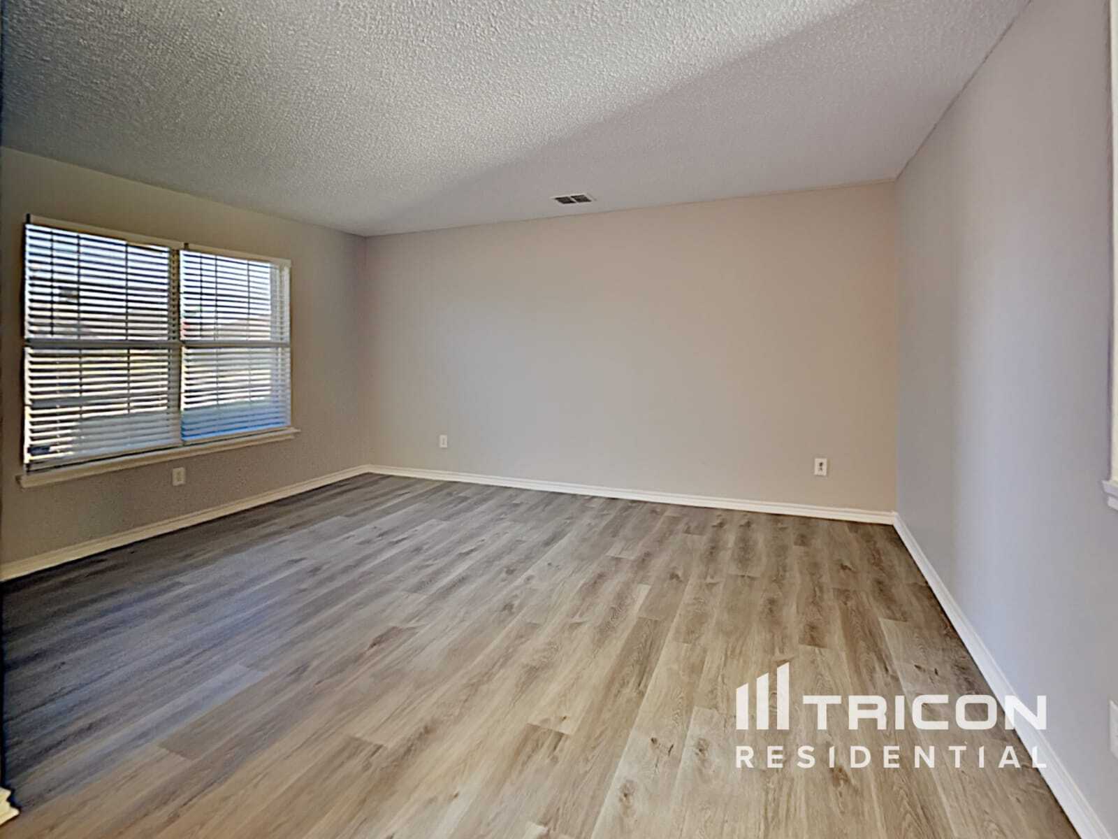 Building Photo - 1052 Shadywood Dr