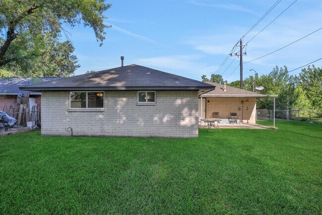 Building Photo - 8638 Cottage Gate Ln