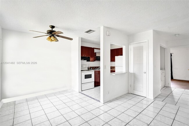 Building Photo - 841 SW 7th St