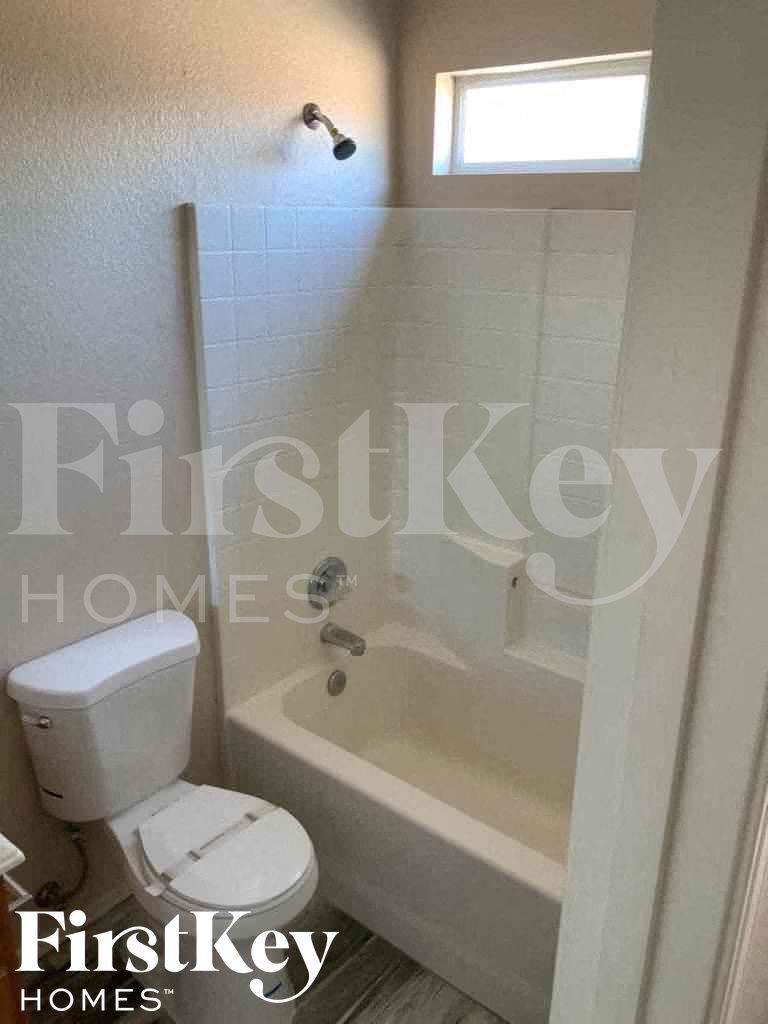 Building Photo - 4128 W Solar Dr