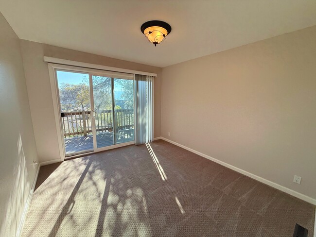 Building Photo - 2005 Monroe Ave