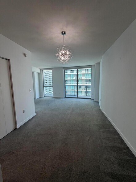 Building Photo - 1100 S Miami Ave