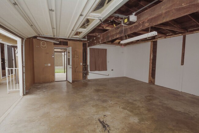 Building Photo - 11433 Littchen St