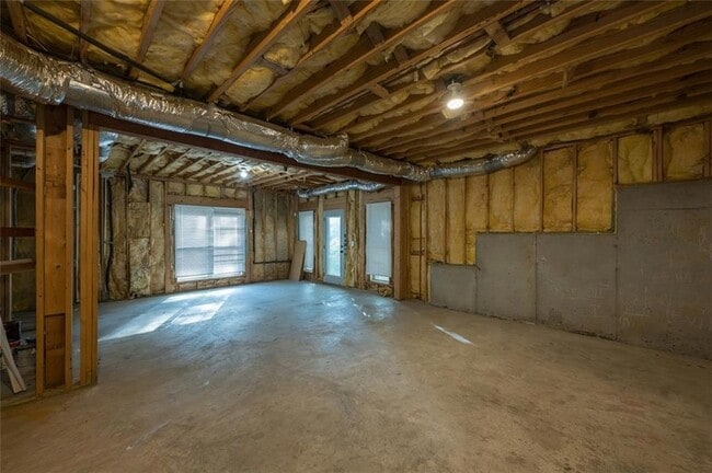 Building Photo - 2707 Silver Hill Terrace SE