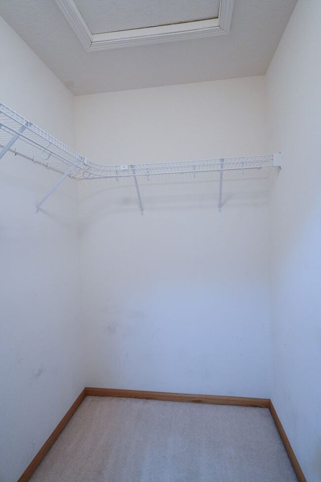 Building Photo - Spacious 2-Bedroom Townhome in Prime West ...