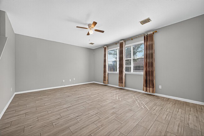 Building Photo - 2111 Castle Gardens Ln