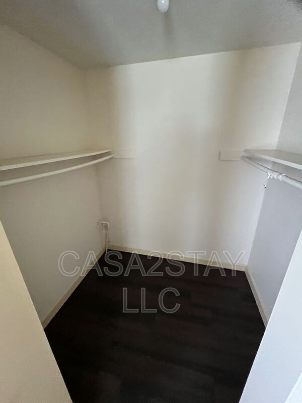 Building Photo - 2160 St Johns Pl