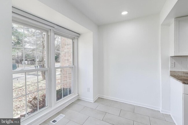 Building Photo - 20210 Maple Leaf Ct