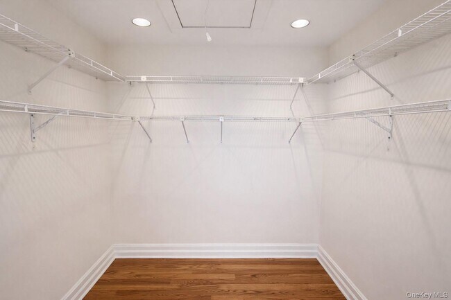 Building Photo - 16 Clinton Ave