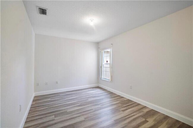 Building Photo - 6373 Landings Way