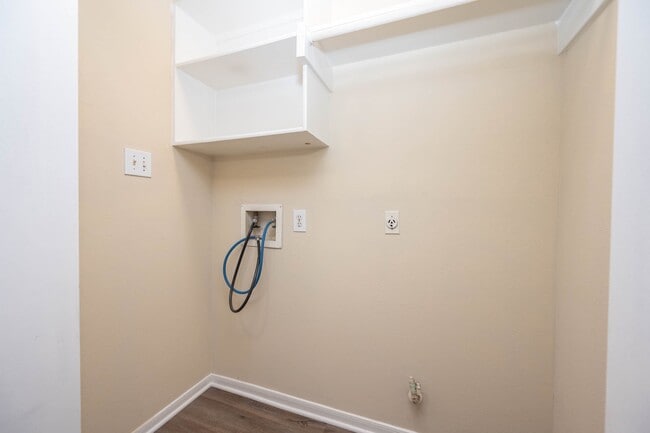 Building Photo - 1835 Taylor Creek Dr