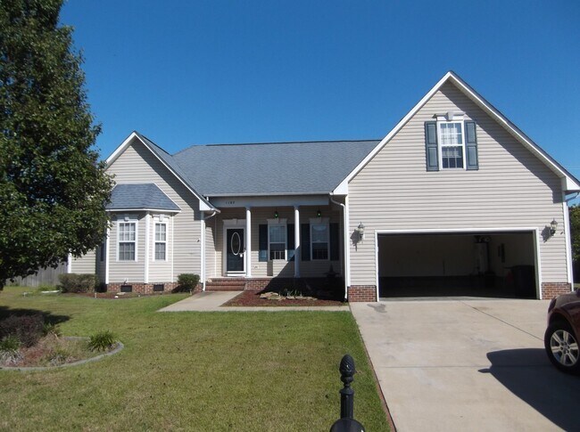 Building Photo - 4 Bedroom 2.5 Bathroom! BRIDLEWOOD SUBDIVISION!  Coming Available at the end of July!