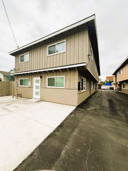 Building Photo - 13811 La Pat Pl