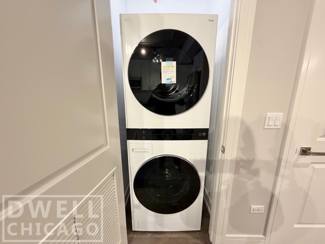 Building Photo - 938 W Carmen Ave