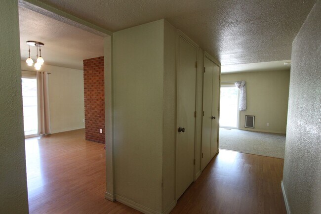 Building Photo - MOVE IN READY! Spacious 4-Bedroom Coconino...