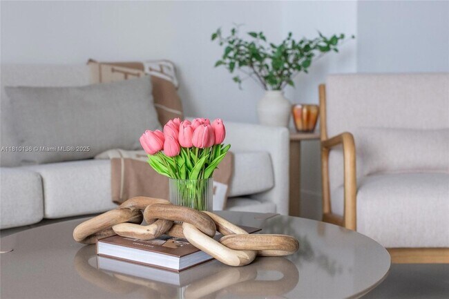 Building Photo - 159 NE 6th St