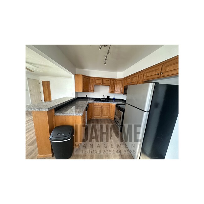 Building Photo - Charming single family home for rent close to Alameda Park!