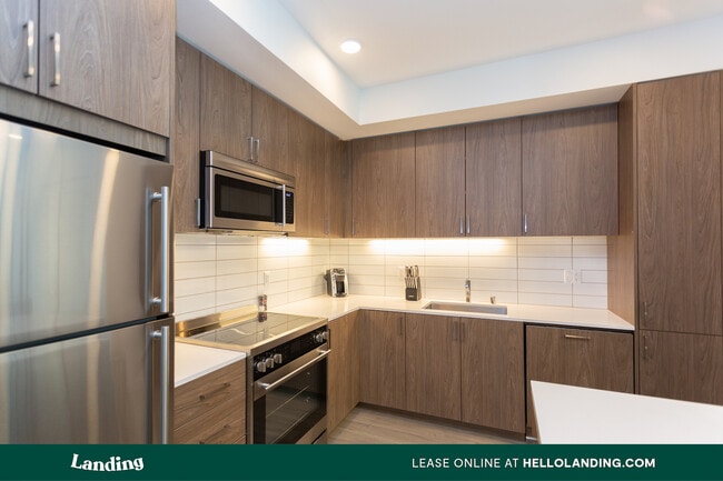 Building Photo - 9314 W Russell Rd