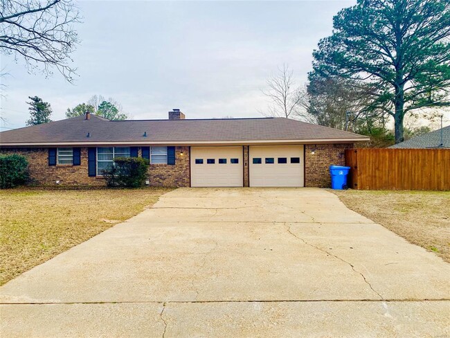 Building Photo - 110 Diane Dr