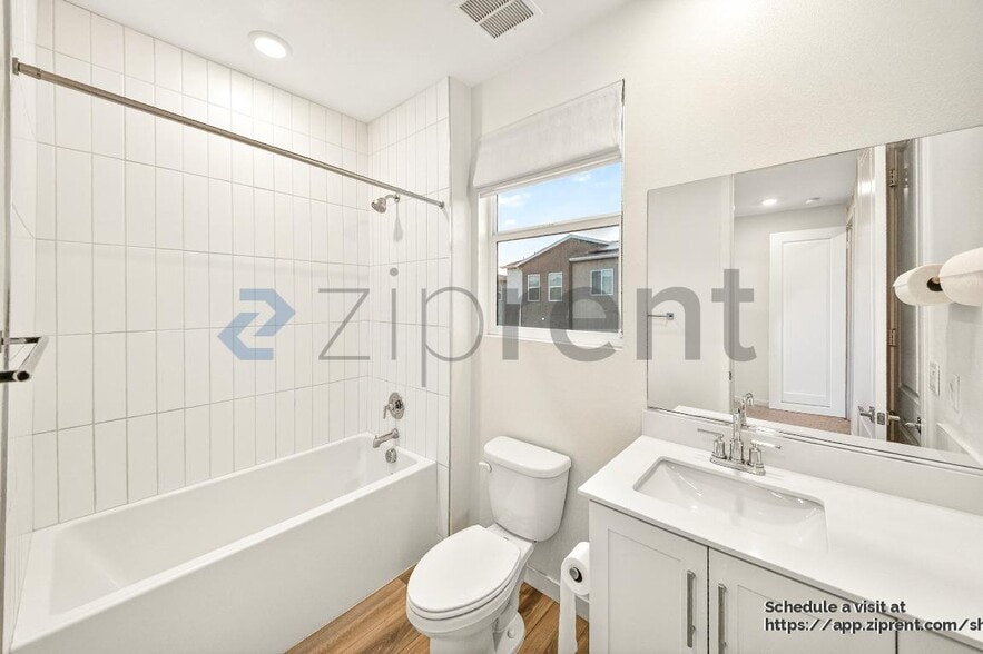 Building Photo - 27578 Manzanita Wy