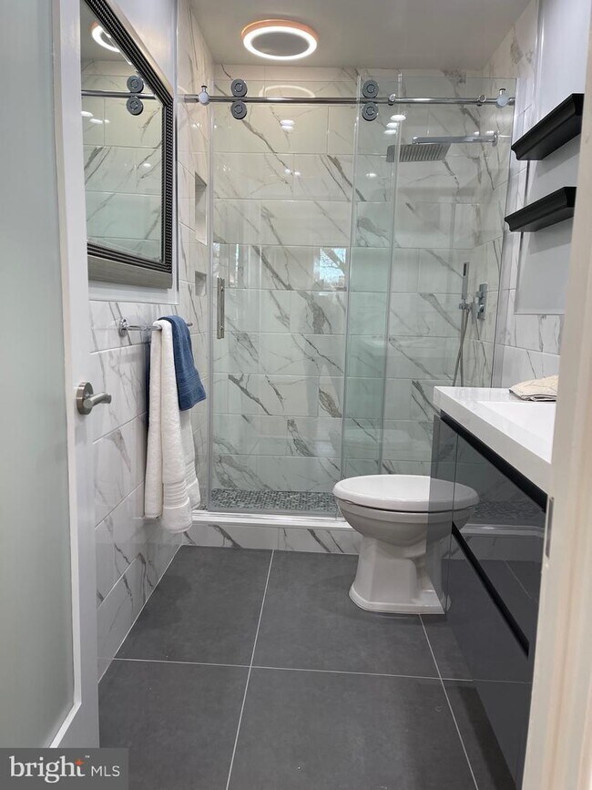 Building Photo - 519 G St SW