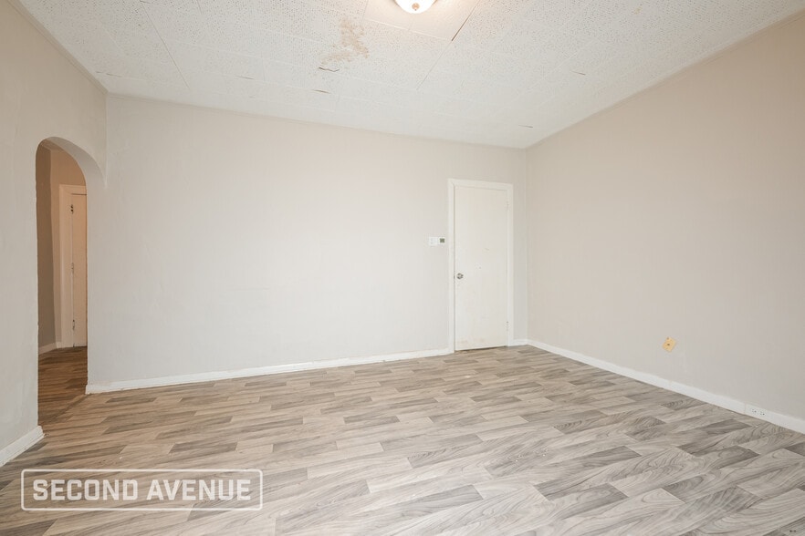 Building Photo - 7645 Highland Ave