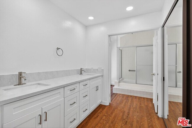 Building Photo - 7652 Quimby Ave