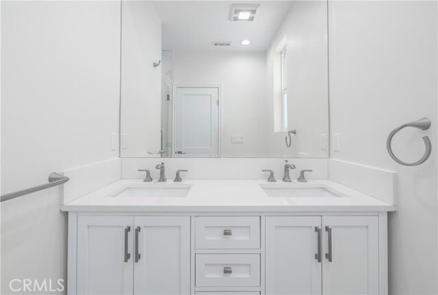 Building Photo - 8421 Bleriot Ave