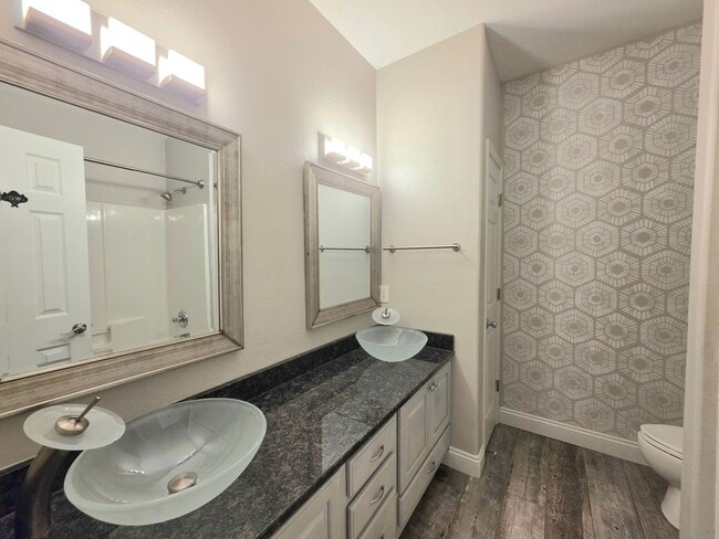 Building Photo - 1643 Kalakaua Ct