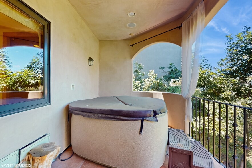 Building Photo - 3311 Deronda Dr