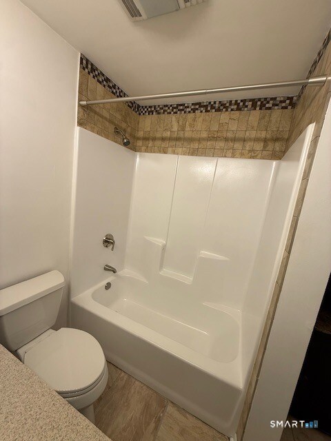 Building Photo - 25 Grand St