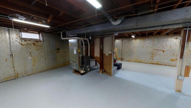 Building Photo - 11365 Stinson Ave