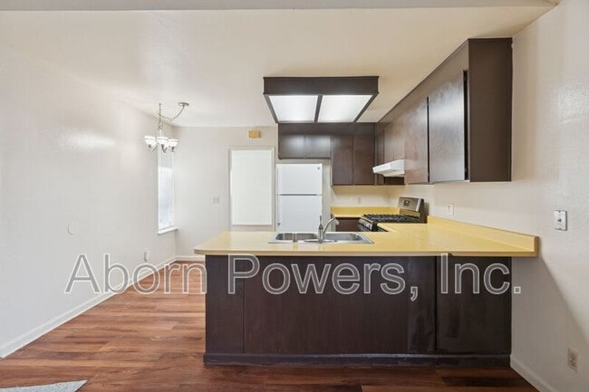 Building Photo - 7025 Catamaran Dr